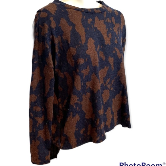 Tulip Back Leopard Print Top - NWOT - Picture 9 of 10